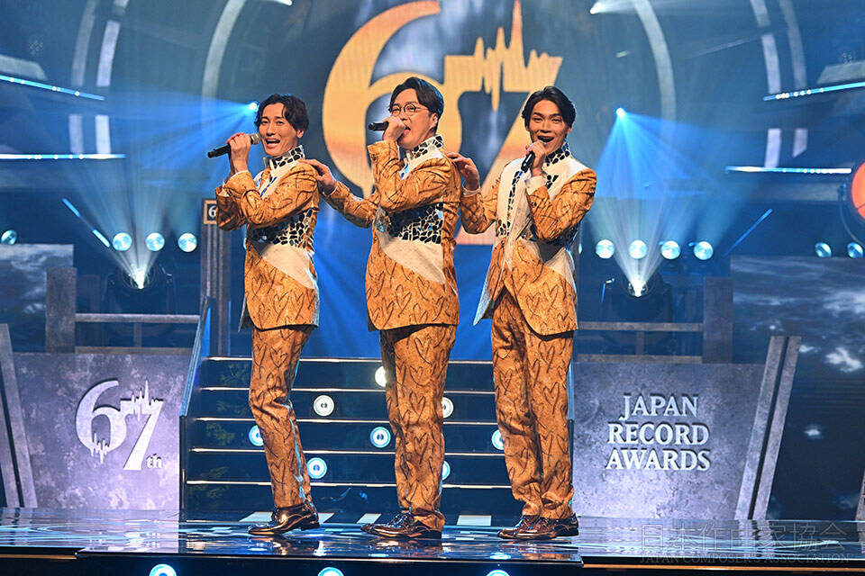 「二人だけの秘密」 純烈<br>作曲:幸 耕平 作詩:松井五郎 編曲:萩田光雄