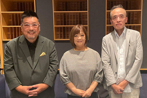 「通天閣の空の下」 左から 松元勝兵、松原のぶえ、氏原一郎